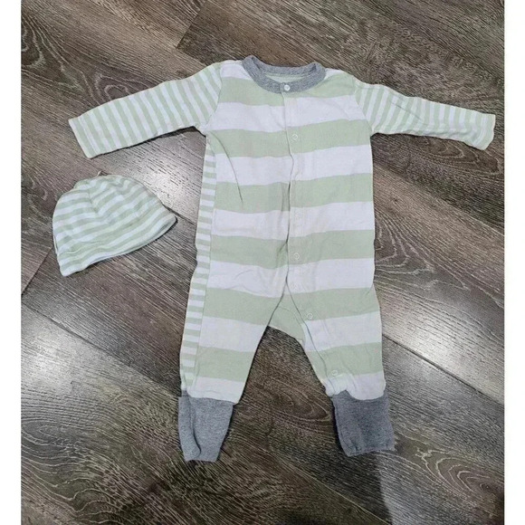 Burts Bee Baby green‎ striped outfit with hat size 3-6 month #4 - Picture 1 of 3